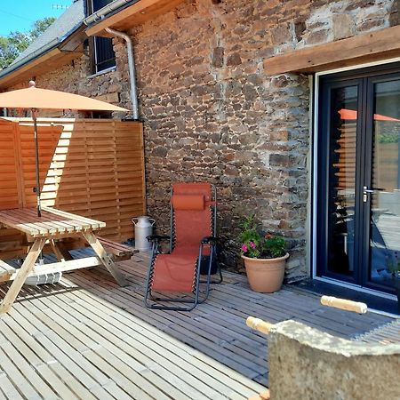 A La Memoire De Merlin & Spa Saint-Malon-sur-Mel Buitenkant foto
